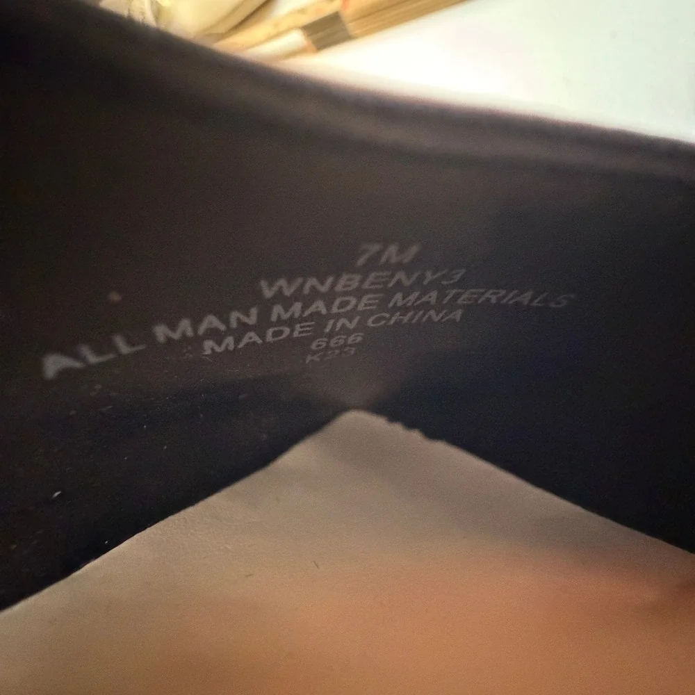 Nine West Women Cap Toe Patent Slingback Flats 7M Black Pointed Toe Classic Chic - Picture 7 of 7